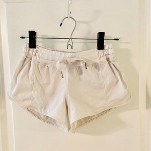 Hotty Hot Short 2.5"